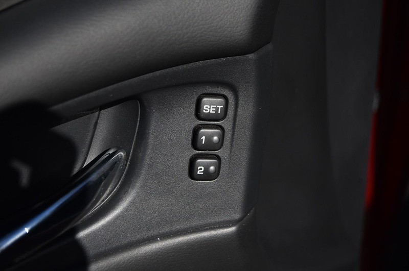 Nissan Murano Vehicle Full-screen Gallery Image 10