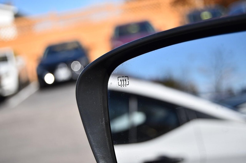 Nissan Murano Vehicle Full-screen Gallery Image 12