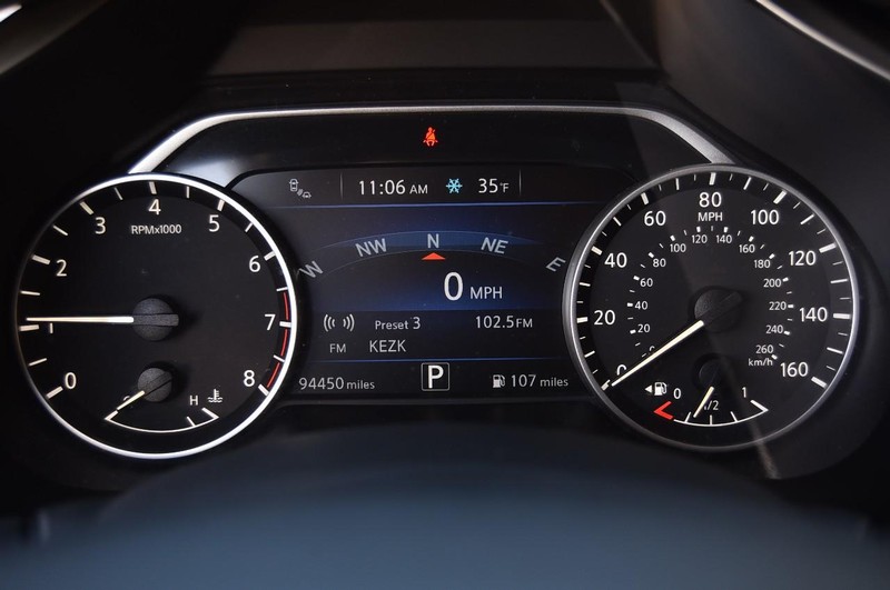 Nissan Murano Vehicle Full-screen Gallery Image 14