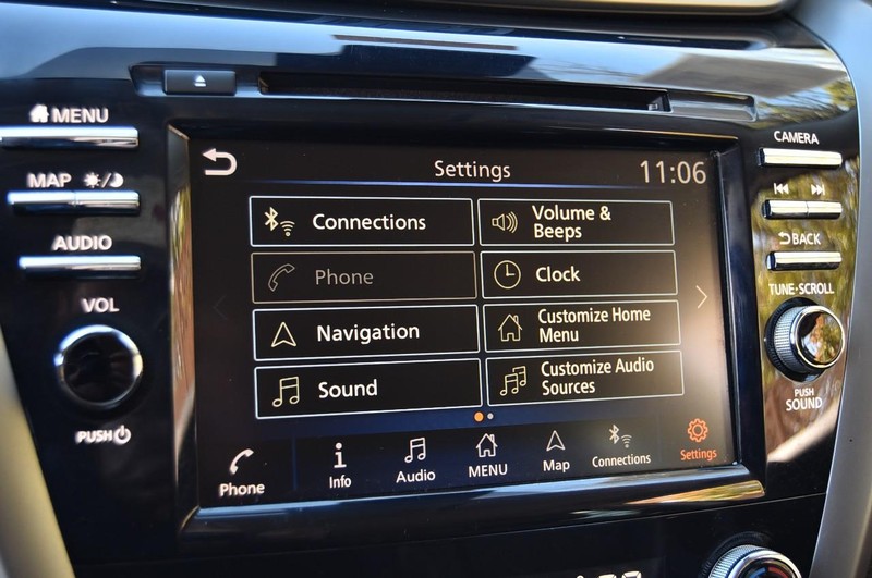 Nissan Murano Vehicle Full-screen Gallery Image 16