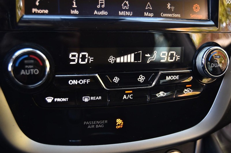 Nissan Murano Vehicle Full-screen Gallery Image 17