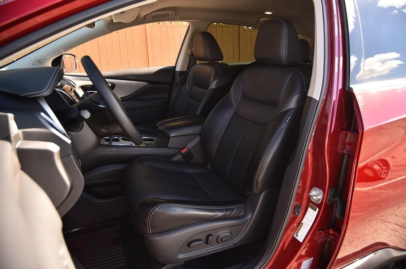 Nissan Murano Vehicle Full-screen Gallery Image 21