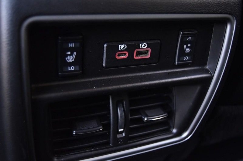 Nissan Murano Vehicle Full-screen Gallery Image 24