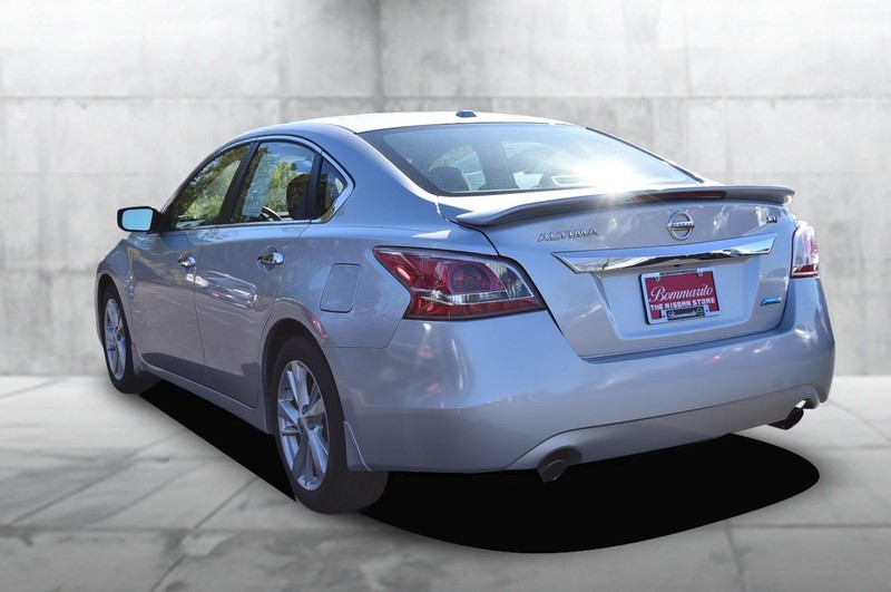 Nissan Altima Vehicle Image 07