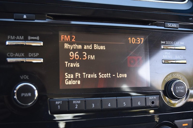 Nissan Altima Vehicle Image 14