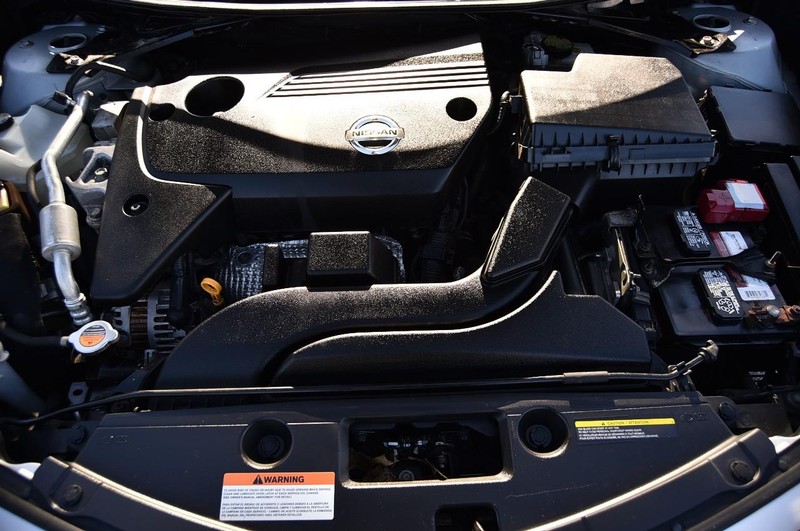 Nissan Altima Vehicle Image 23