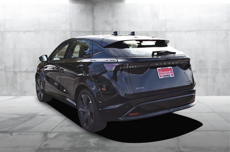 Nissan ARIYA Vehicle Full-screen Gallery Image 7