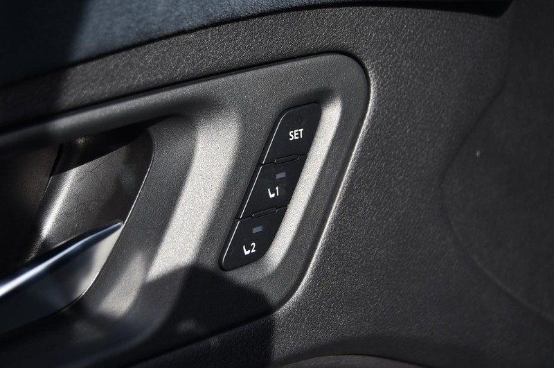 Nissan ARIYA Vehicle Full-screen Gallery Image 10