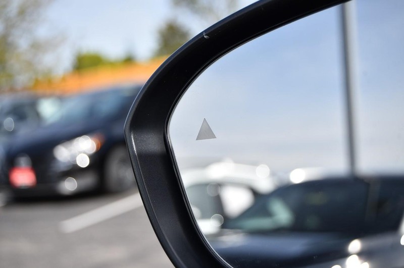 Nissan ARIYA Vehicle Full-screen Gallery Image 11