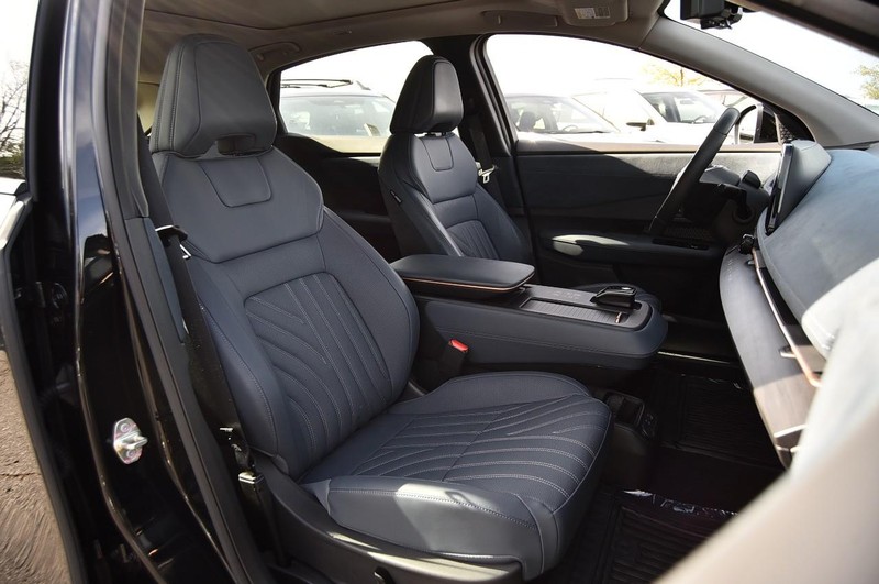 Nissan ARIYA Vehicle Full-screen Gallery Image 23