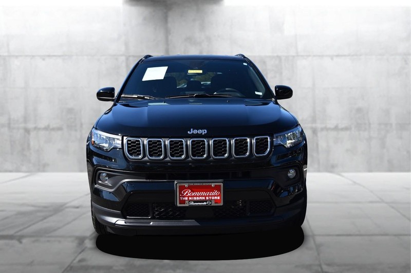 Jeep Compass Vehicle Image 04
