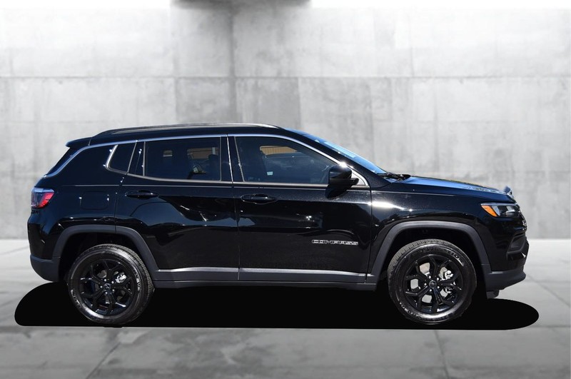 Jeep Compass Vehicle Image 05