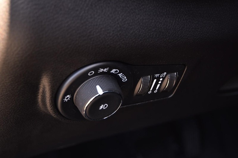 Jeep Compass Vehicle Image 11