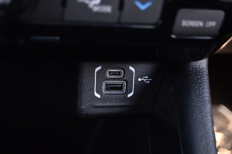 Jeep Compass Vehicle Image 16
