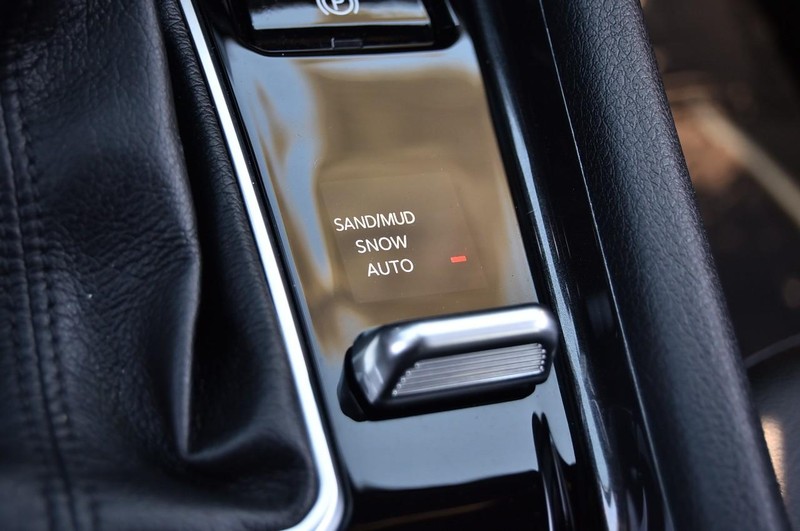 Jeep Compass Vehicle Image 17