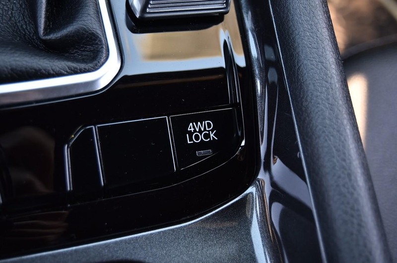 Jeep Compass Vehicle Image 18