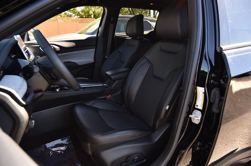 Jeep Compass Vehicle Image 21