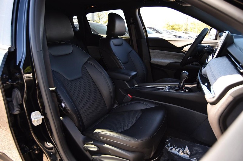 Jeep Compass Vehicle Image 22