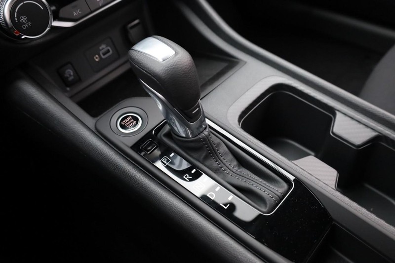 Nissan Sentra Vehicle Full-screen Gallery Image 16