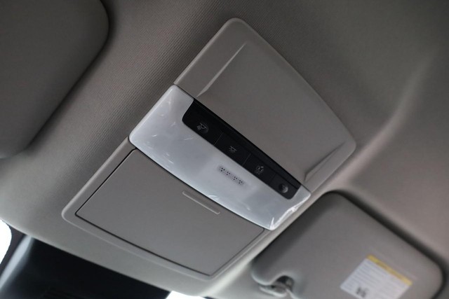 Nissan Sentra Vehicle Image 17