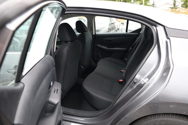 Nissan Sentra Vehicle Image 20