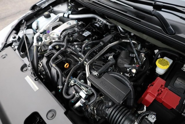 Nissan Sentra Vehicle Image 24