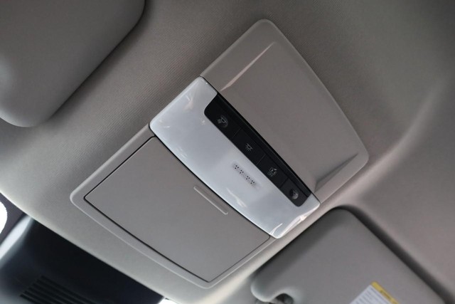 Nissan Sentra Vehicle Image 17