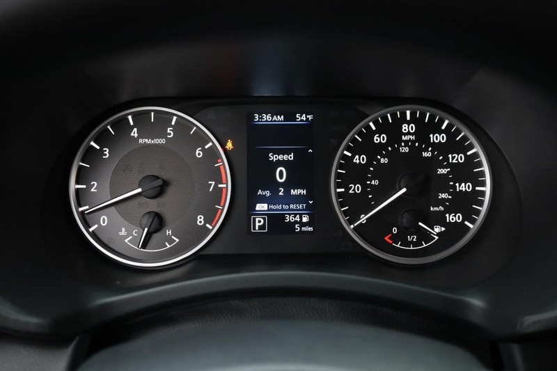 Nissan Sentra Vehicle Full-screen Gallery Image 10