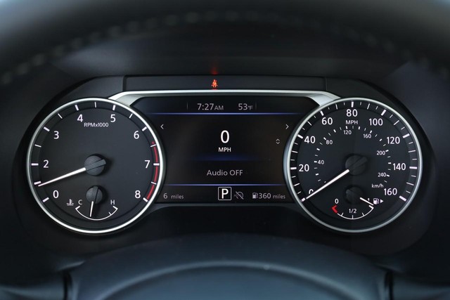 Nissan Sentra Vehicle Image 10