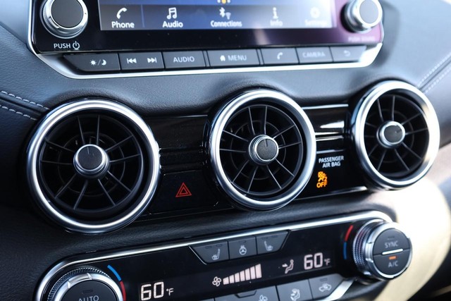 Nissan Sentra Vehicle Image 13