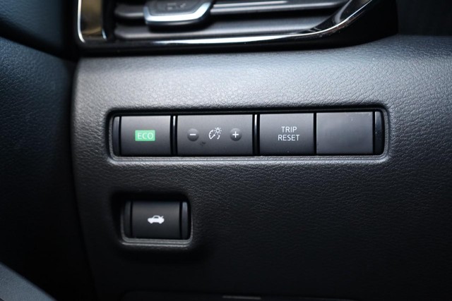 Nissan Sentra Vehicle Image 19