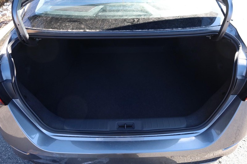 Nissan Sentra Vehicle Image 07