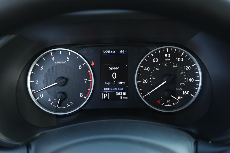 Nissan Sentra Vehicle Image 10