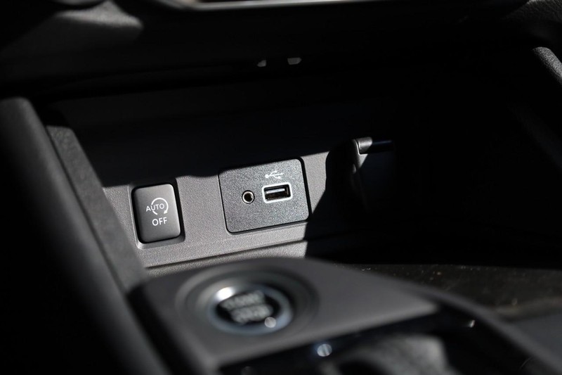 Nissan Sentra Vehicle Image 15