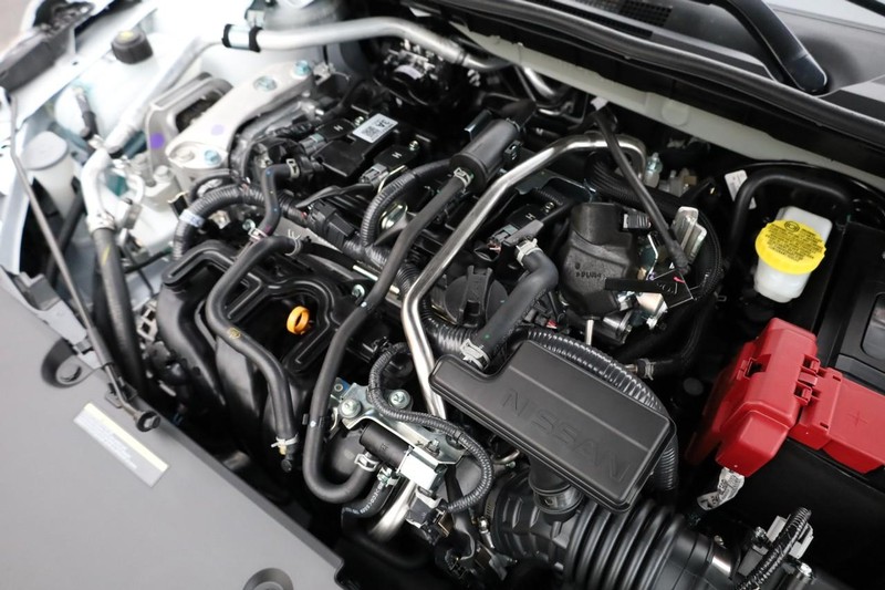 Nissan Sentra Vehicle Full-screen Gallery Image 24