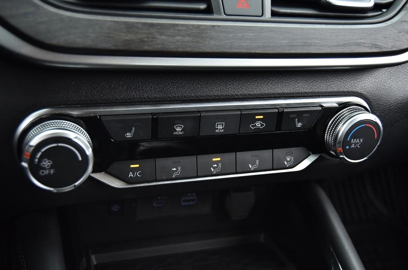 Nissan Altima Vehicle Image 15