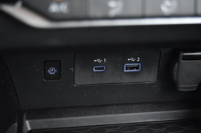 Nissan Altima Vehicle Image 16