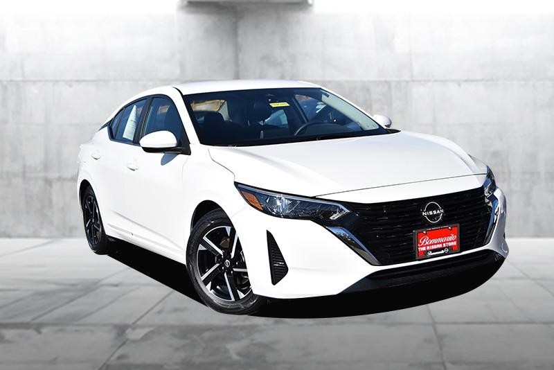 Nissan Sentra Vehicle Full-screen Gallery Image 2