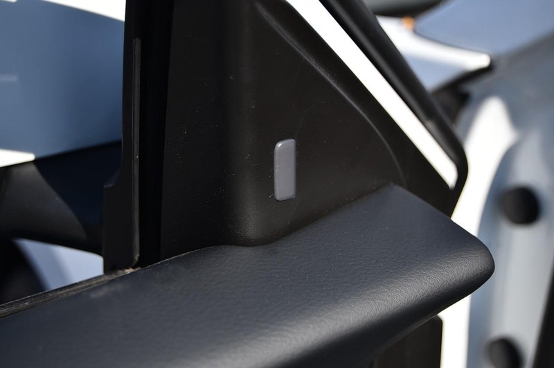 Nissan Sentra Vehicle Full-screen Gallery Image 10