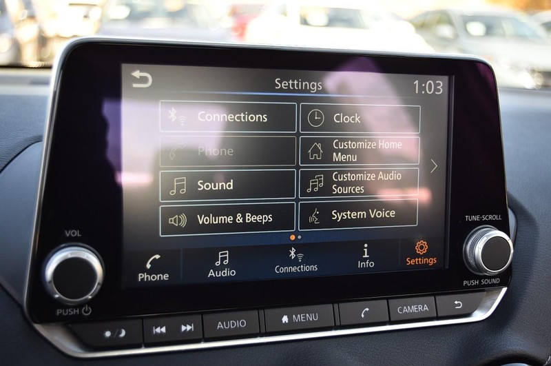 Nissan Sentra Vehicle Full-screen Gallery Image 14