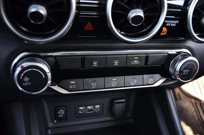 Nissan Sentra Vehicle Full-screen Gallery Image 15