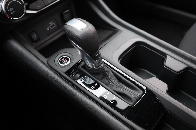 Nissan Sentra Vehicle Full-screen Gallery Image 16