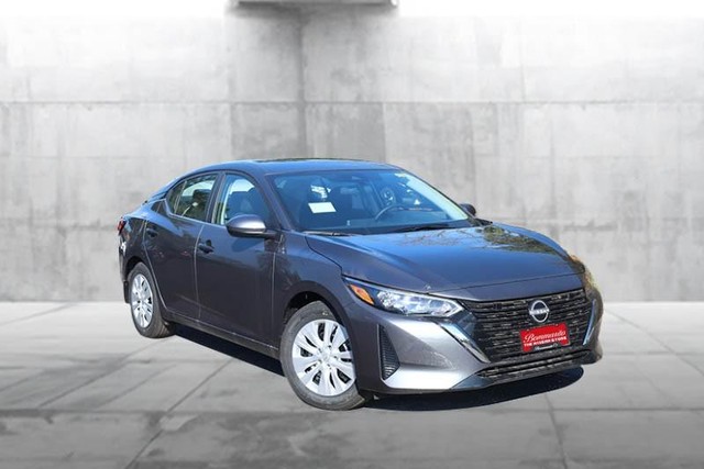 Nissan Sentra Vehicle Image 02