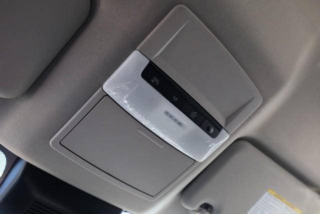 Nissan Sentra Vehicle Image 17