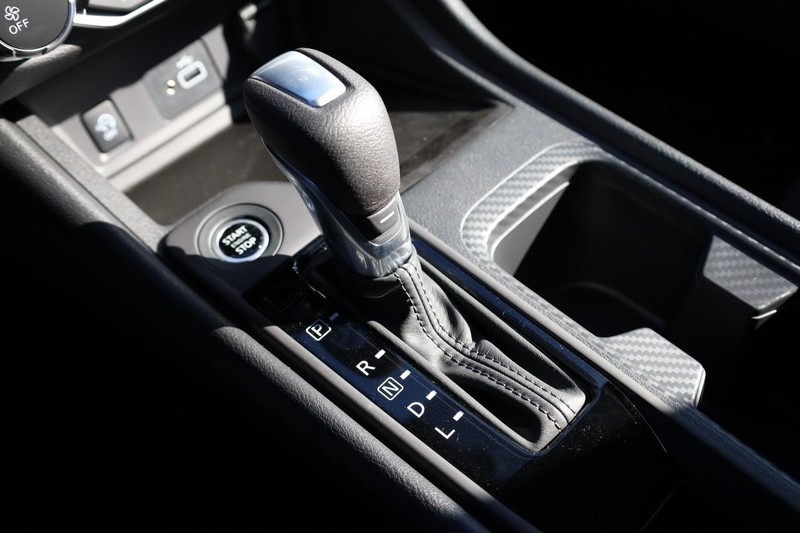 Nissan Sentra Vehicle Image 16