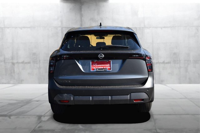 Nissan Kicks Vehicle Image 06