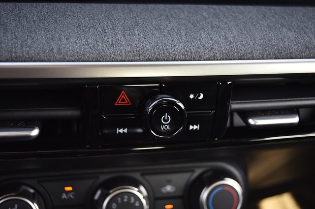 Nissan Kicks Vehicle Image 15