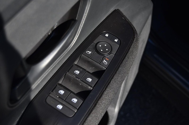 Nissan Kicks Vehicle Image 09