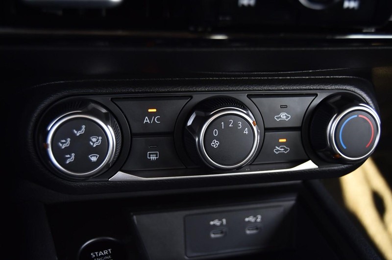 Nissan Kicks Vehicle Image 16