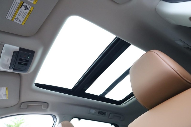 Nissan Pathfinder Vehicle Full-screen Gallery Image 11